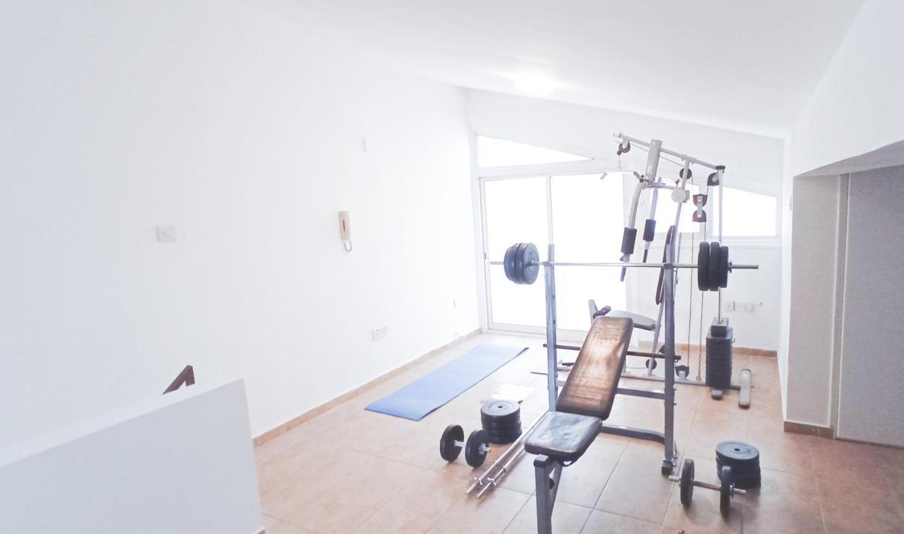 לרנקה Luxury Private Rooms -Sea View, Netflix, Gym- 5 Min From Beach! - Private Room In Shared Apartment מראה חיצוני תמונה